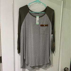 NWT pink clover. Size Medium